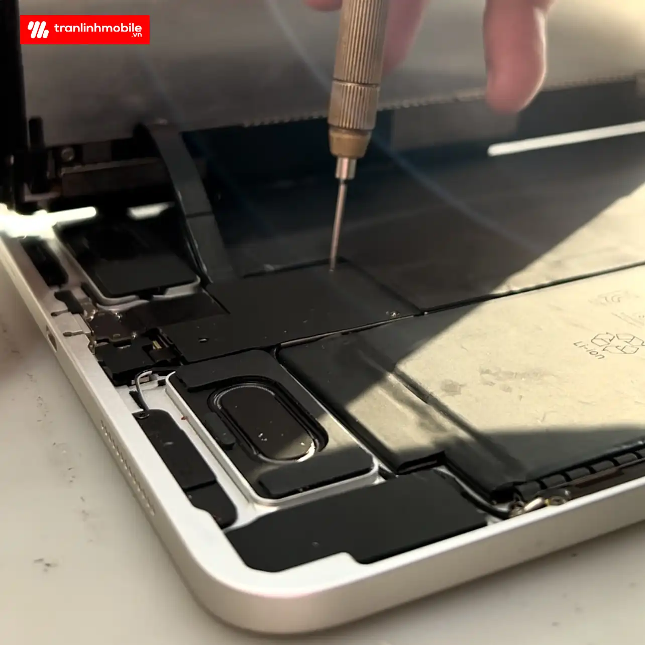 Thay màn hình iPad Pro 11 2020