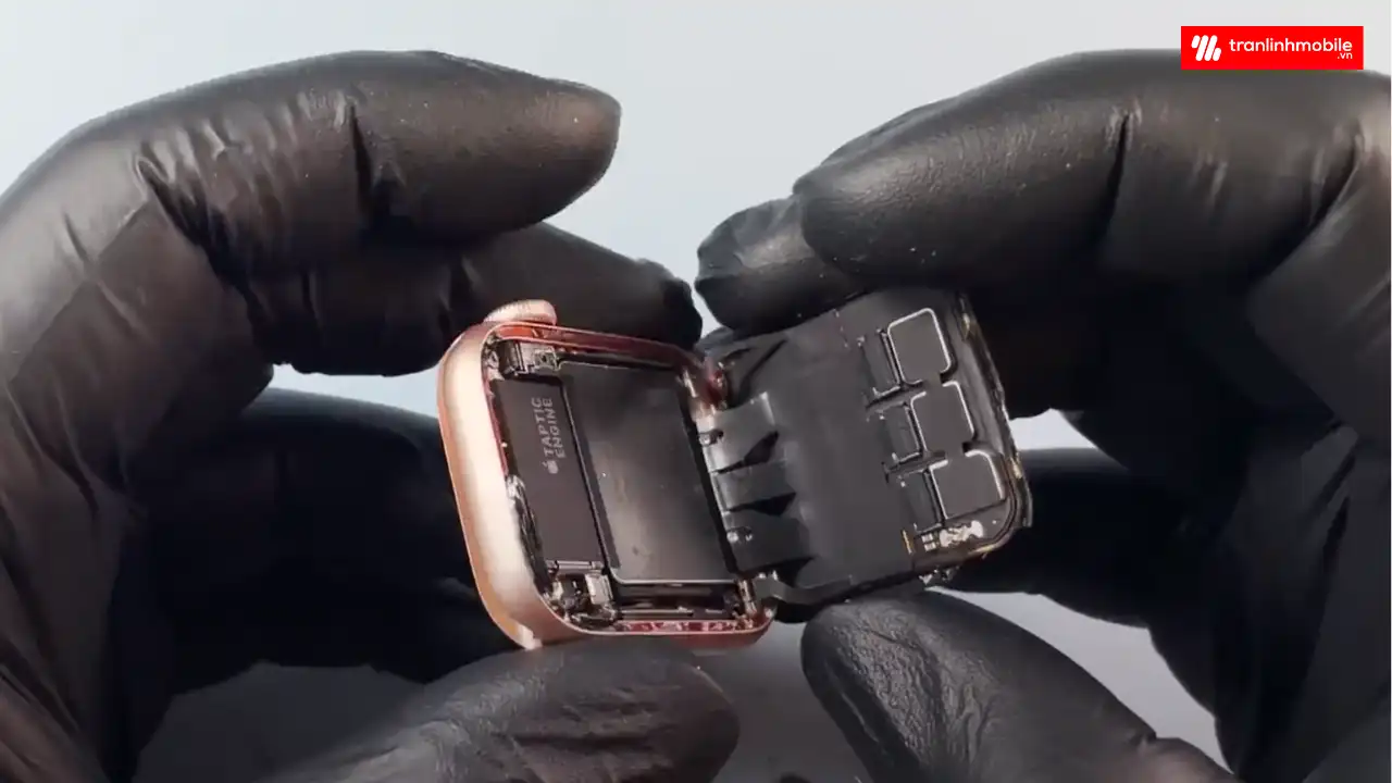 Thay màn hình Apple Watch SE tại Trần Linh Mobile