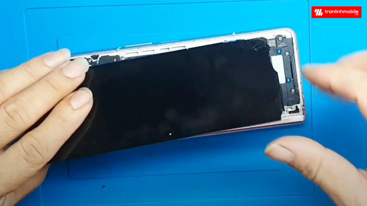 Quy trình thay ép mặt kính màn ngoài Samsung Galaxy Z Fold 3
