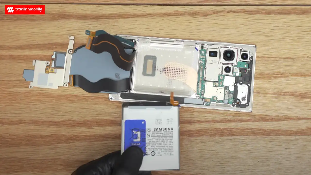 Thay Pin Samsung Galaxy S23 Ultra láy ngay tại Hà Nội và Hải Phòng