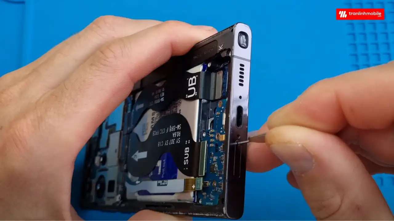 Thay cáp sạc, chân sạc Samsung Galaxy S23 Ultra tại Trần Linh Mobile