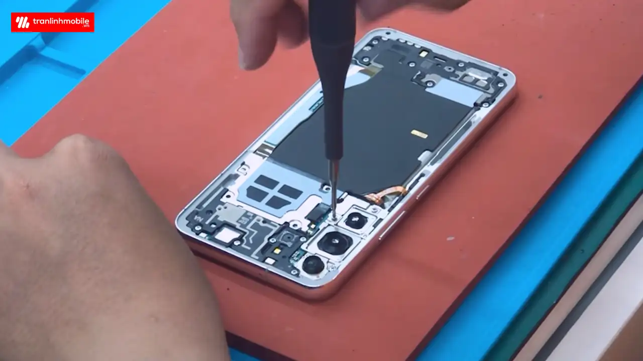 Quy trình thay Pin Samsung Galaxy S22