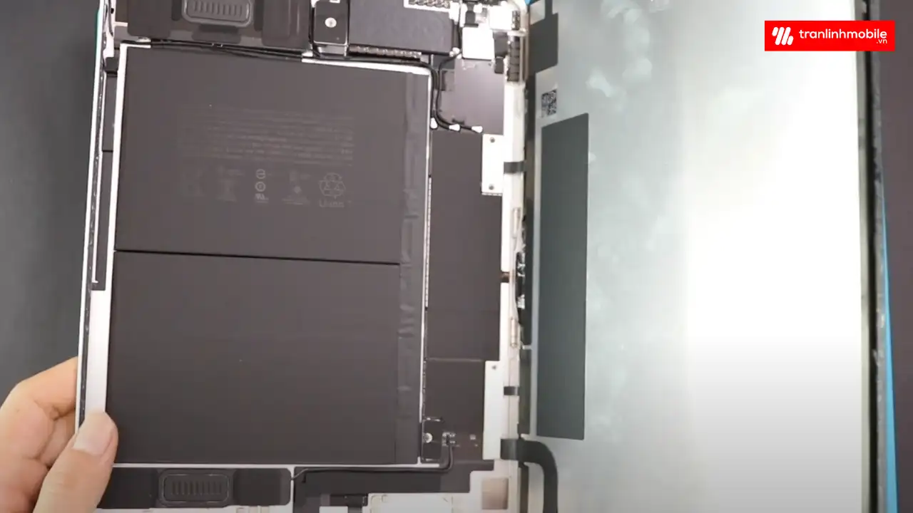 Thay kính cảm ứng iPad Air 4 2020 10.9 chính hãng