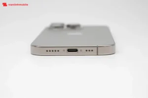 Sạc đúng cách để tránh phải thay cáp chân sạc iPhone 16 Pro Max