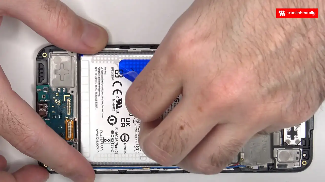 Thay pin Samsung Galaxy A25 chính hãng