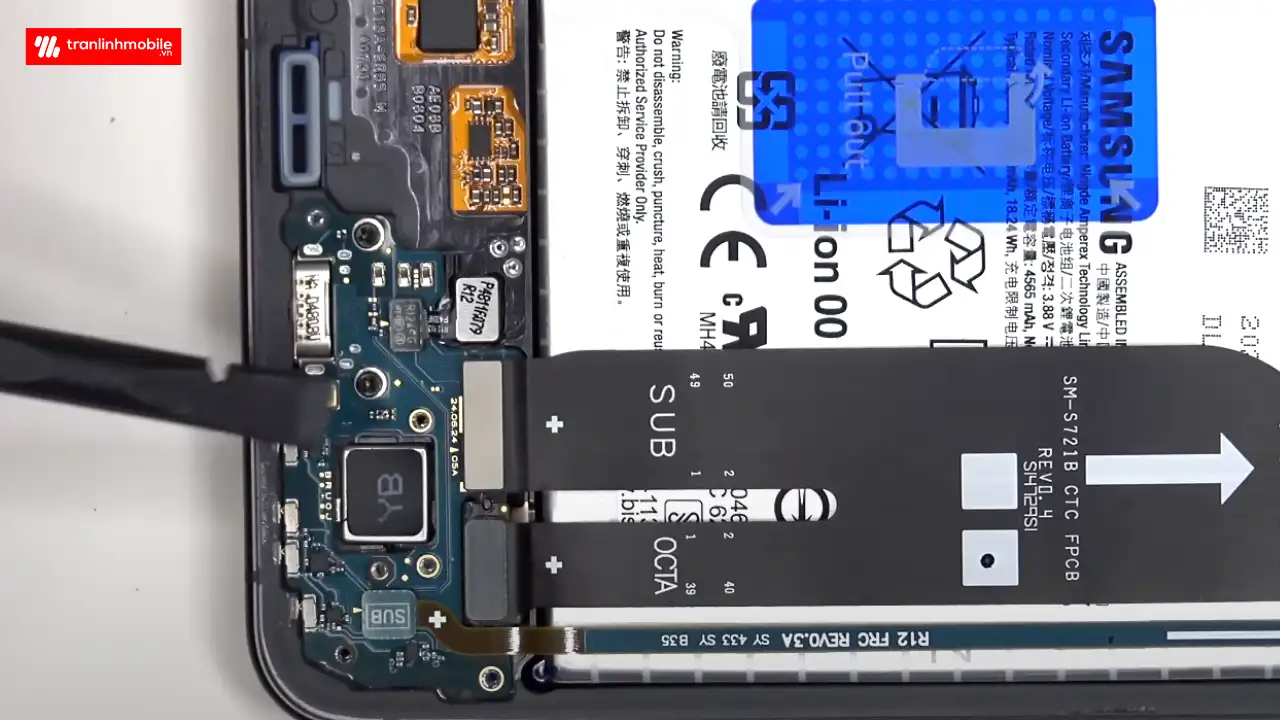 Quy trình thay chân sạc Samsung Galaxy S24 FE