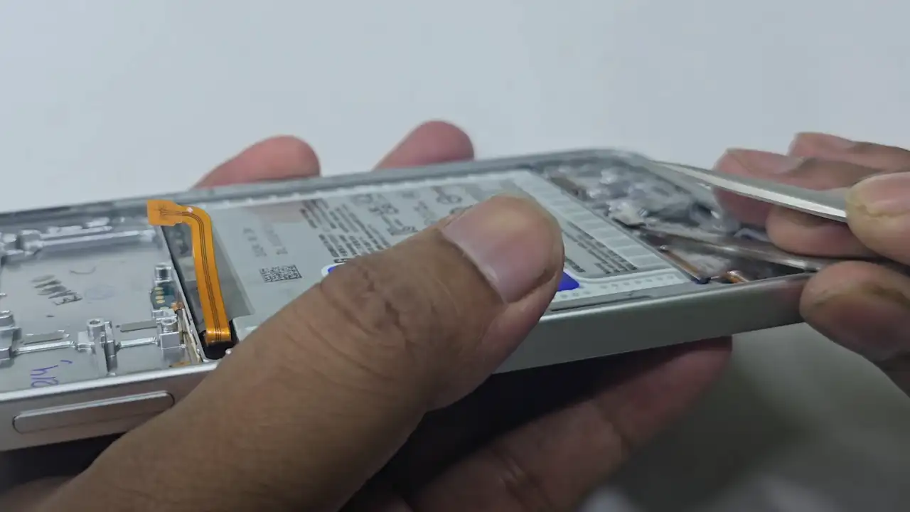 Thay kính lưng Samsung Galaxy S24 FE lấy ngay tại Hải Phòng và Hà Nội