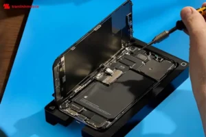 Thay màn hình iPhone 16 Pro Max