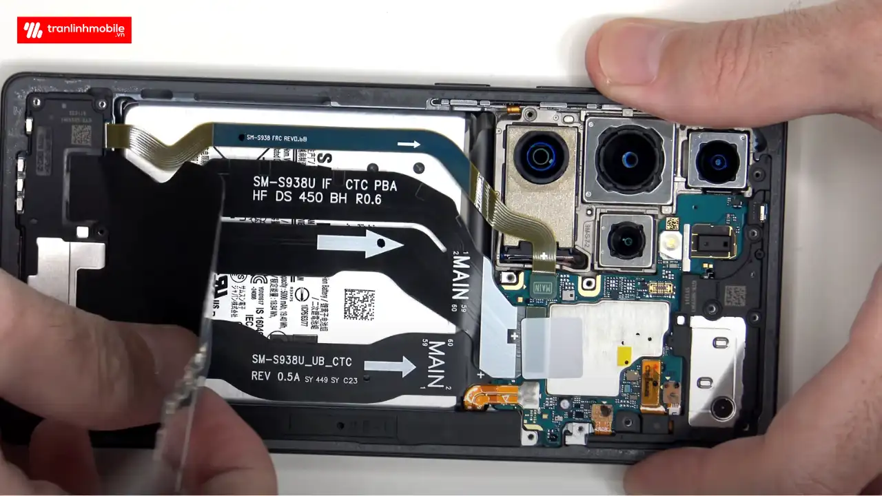 Thay pin Samsung Galaxy S25 Ultra chính hãng lấy ngay tại Trần Linh Mobile